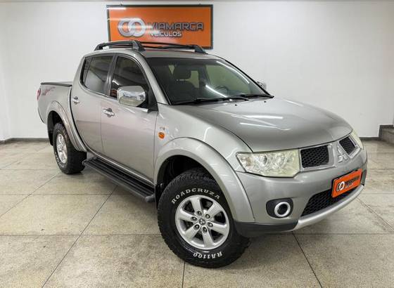 MITSUBISHI L200 TRITON 3.2 HPE 4X4 CD 16V TURBO INTERCOOLER DIESEL 4P AUTOMÁTICO